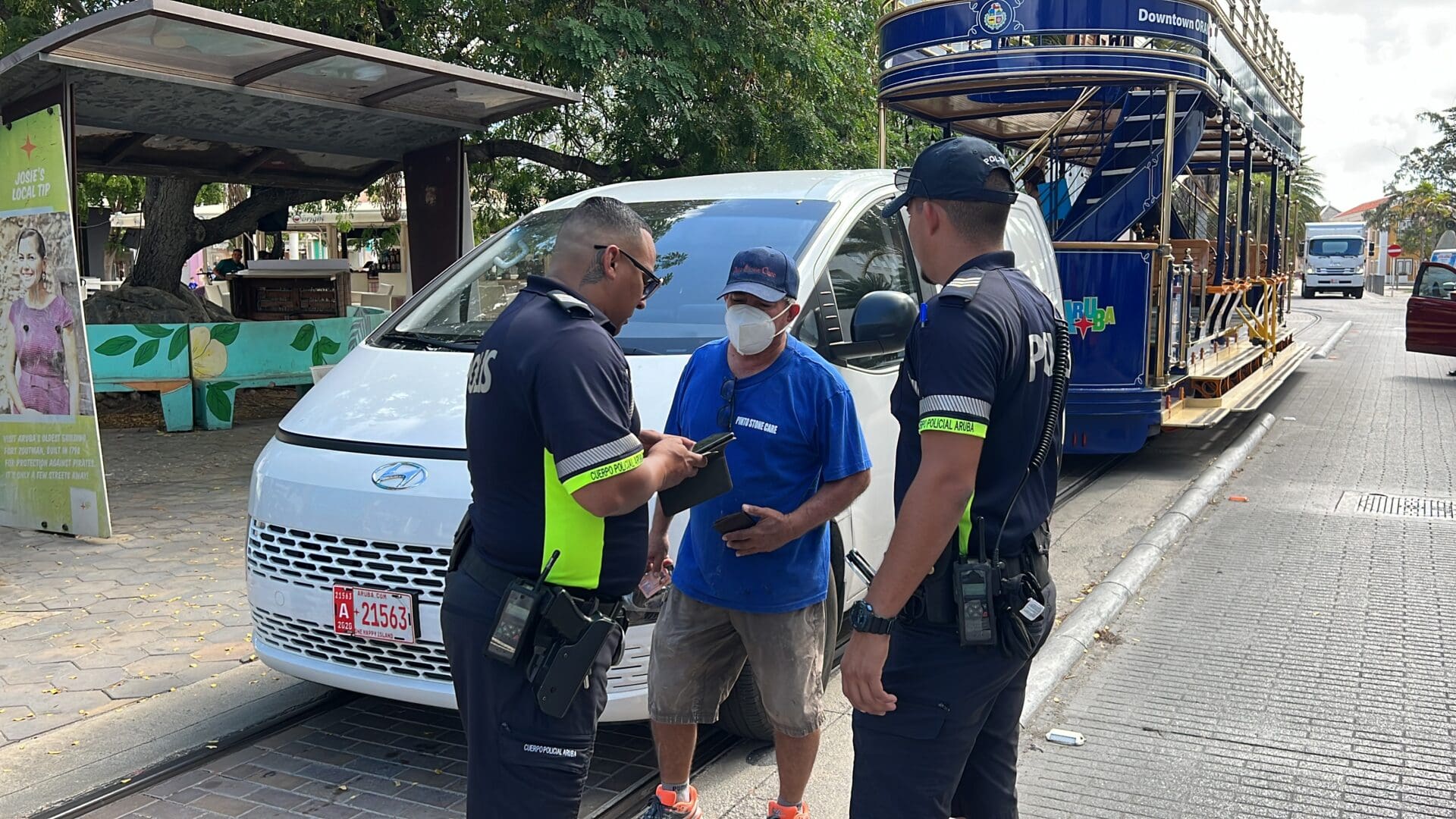 Stroba Multa pa chauffeur cu a stroba tram di pasa pa oranan largo | 24ora ...