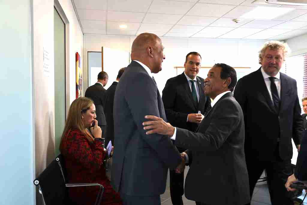 Firma Rene Minister Rene Herdé: Acuerdo firma ta cuadra cu vision di gobierno ...