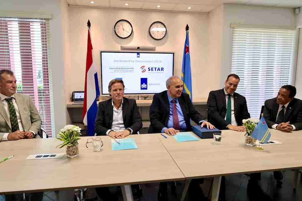 Firma Rene Minister Rene Herdé: Acuerdo firma ta cuadra cu vision di gobierno ...