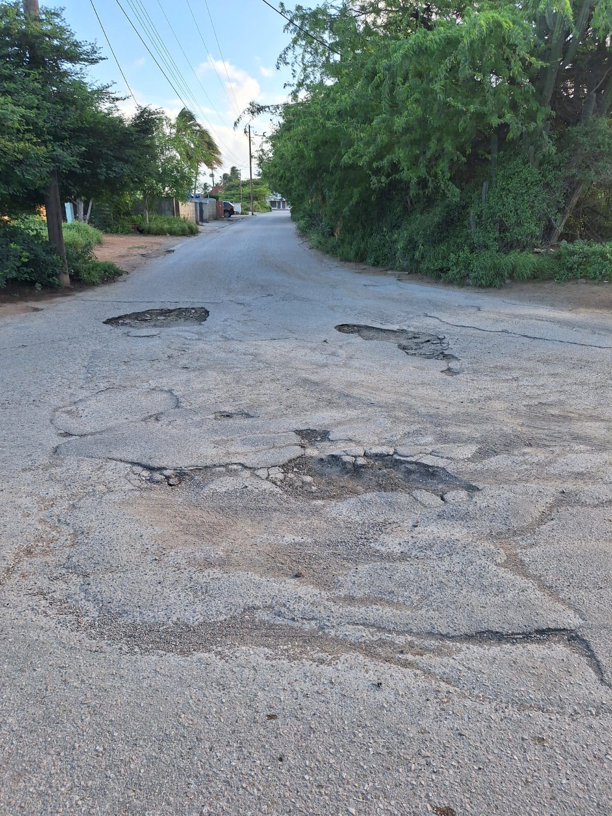 Stroba Habitante di Tanki Leendert na DOW: Drecha caminda cu ta den mal estado ...