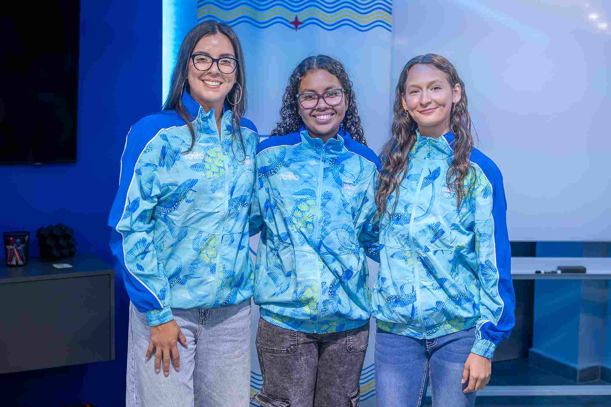 Aleysha Macea y Steffie van Geene ta cla pa IV Weganan Sur Americano di ...