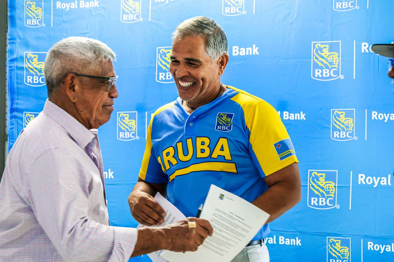 Major League Baseball Rbc Partner RBC Aruba ta reafirma nan compromiso cu Aruba Little League | 24ora ...