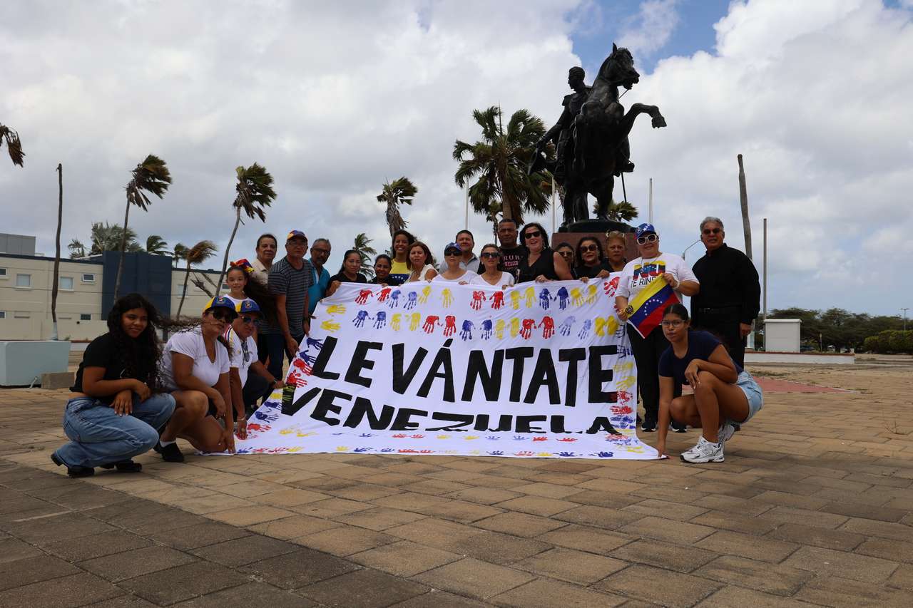 Venezuelan Diaspora in Aruba Holds 'Levantate' Event to Support Homeland