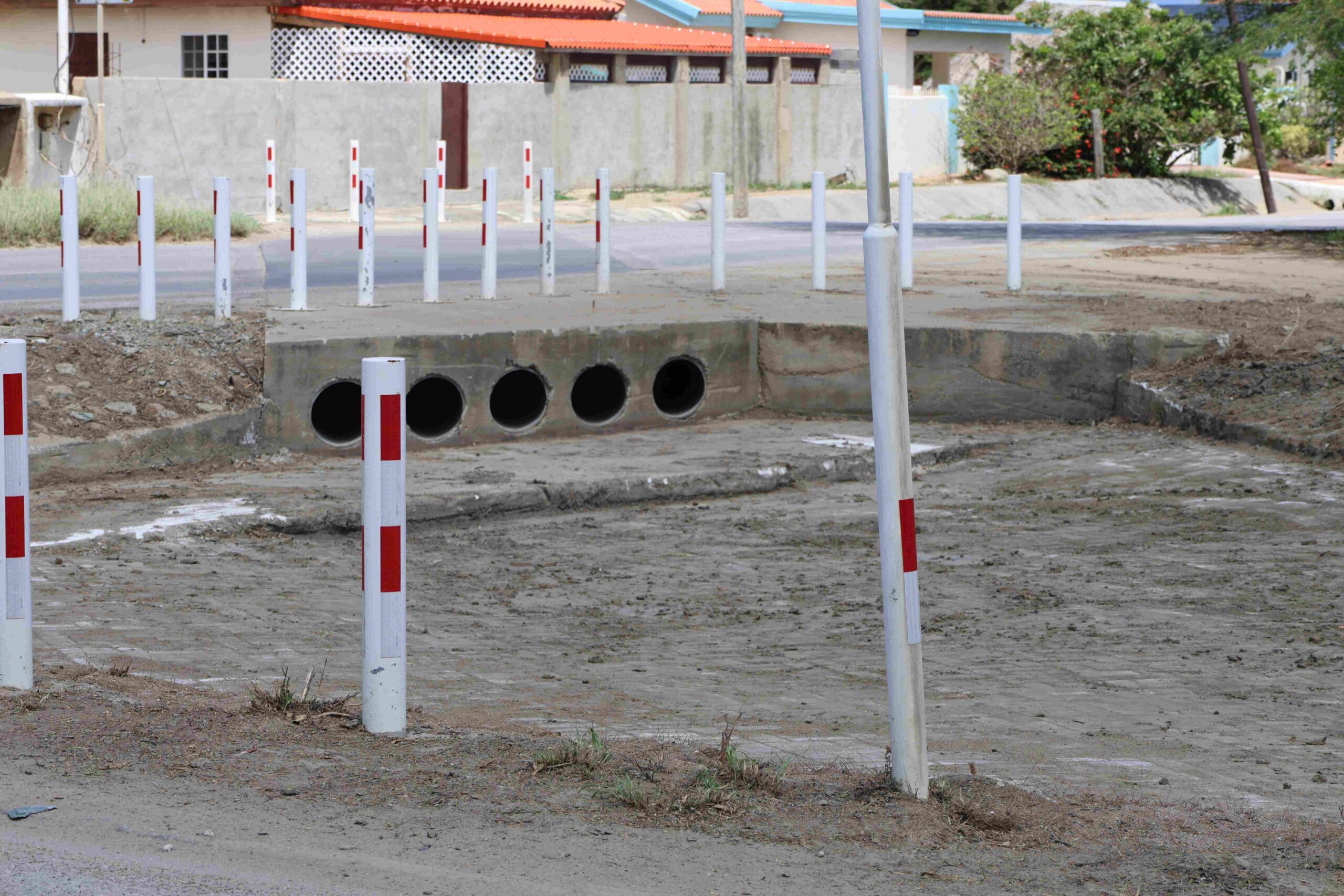 Authorities Clear Mud-Blocked Canal in Hato After Media Alert