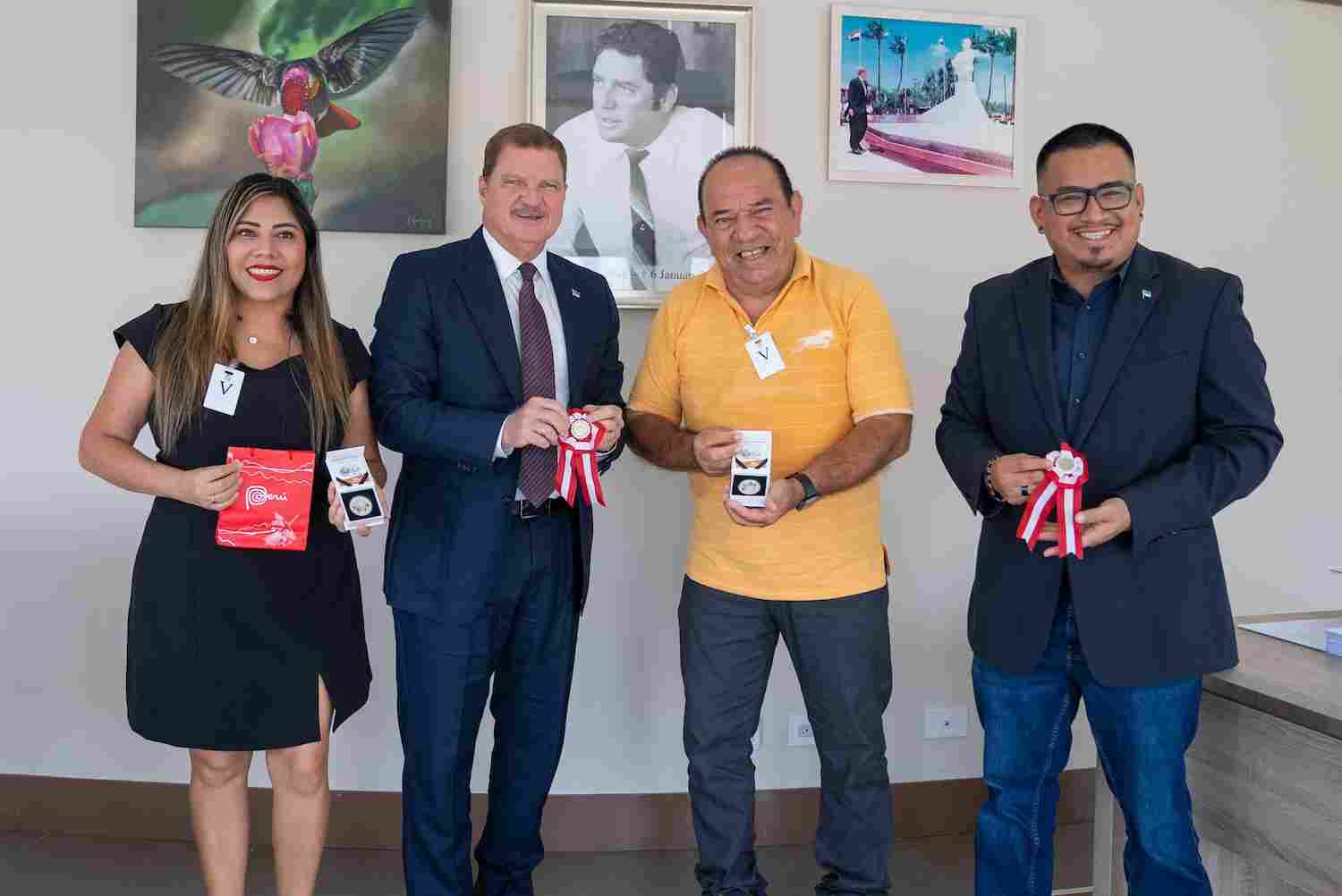 Prime Minister Eman Meets Leaders of Aruba's Peruvian Heritage Foundation