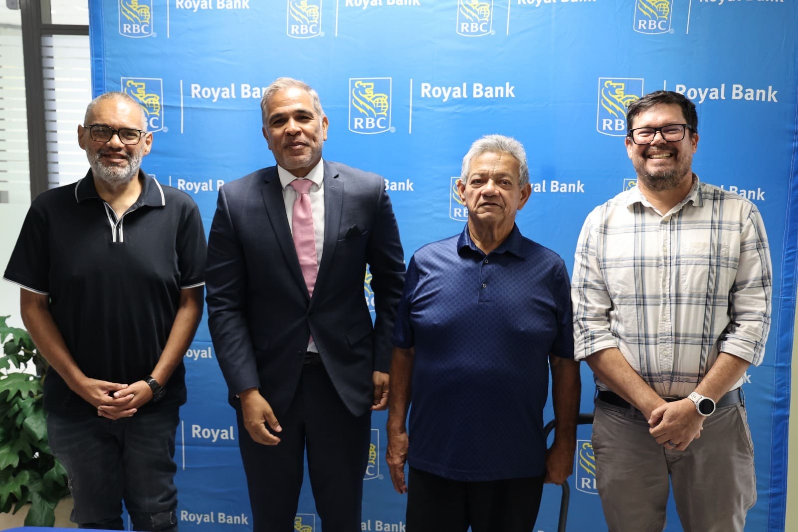 Photography Exhibition 'The Lens of My Eyes' Dedicates 18th Edition to Aruba Culture Dept.