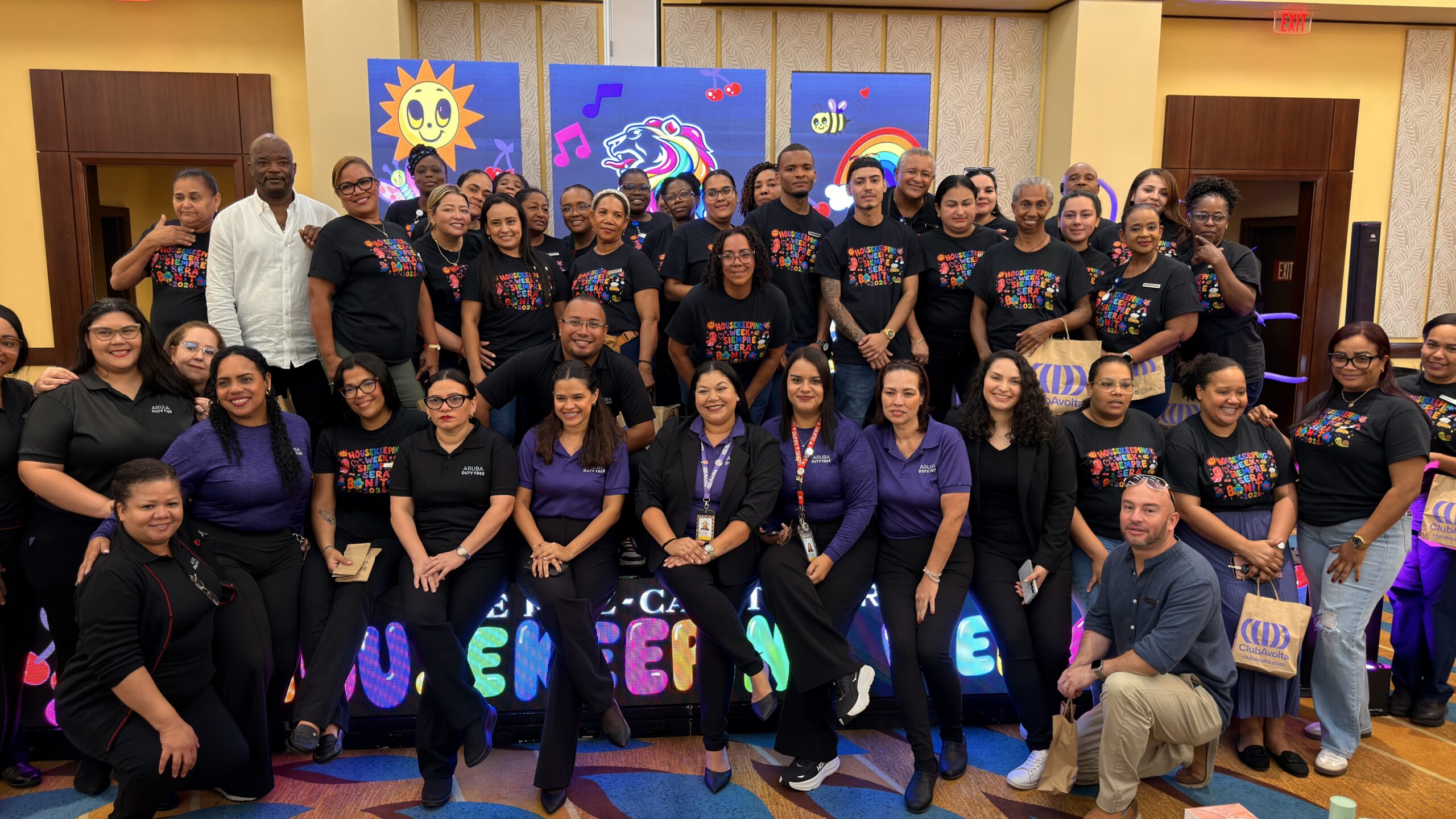 Dufry hunto cu Ritz Carlton Aruba a hiba “pop store” den ballroom di Marriott