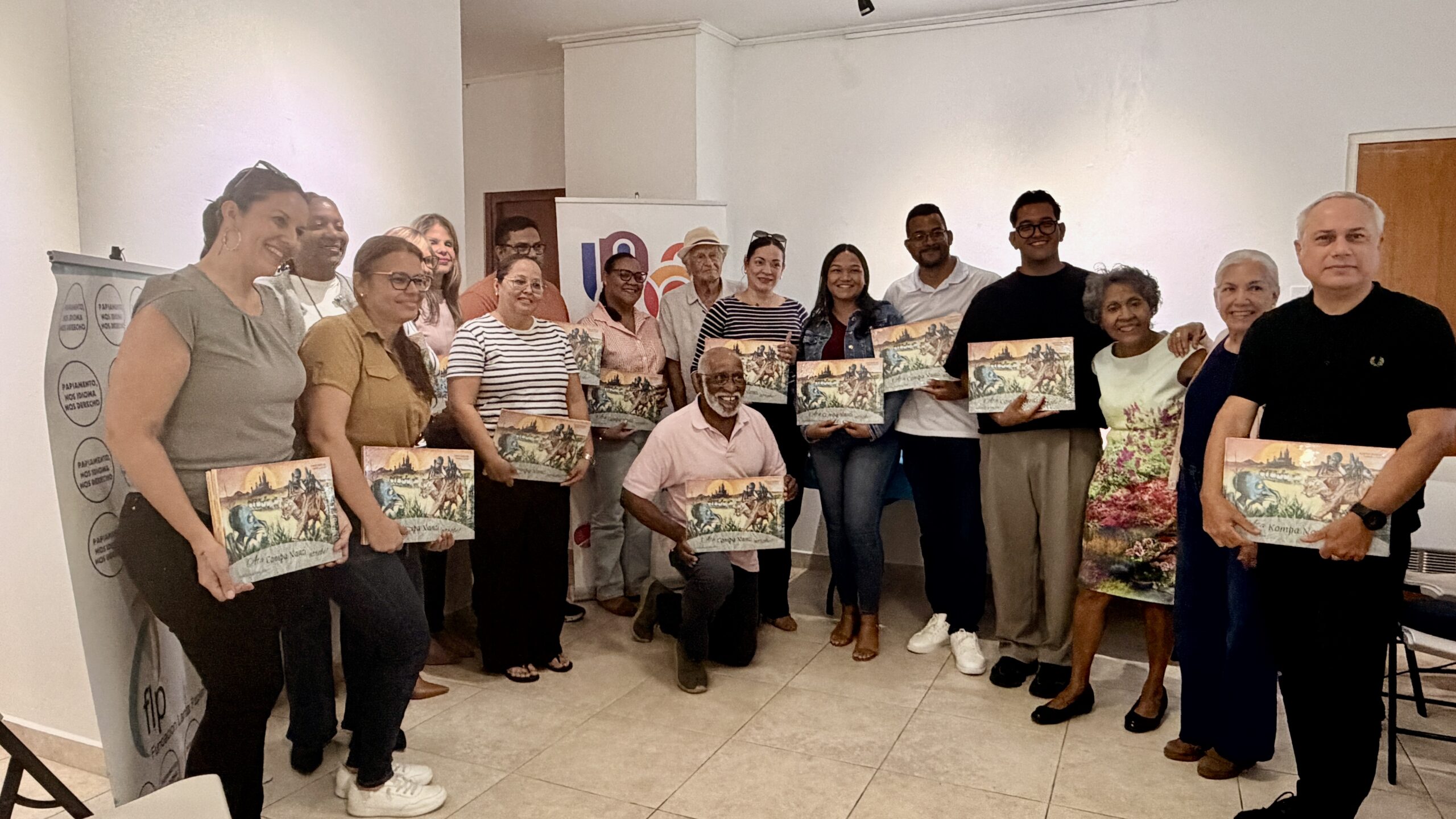 Papiamento Teachers Receive New Books from Fundacion Lanta Papiamento