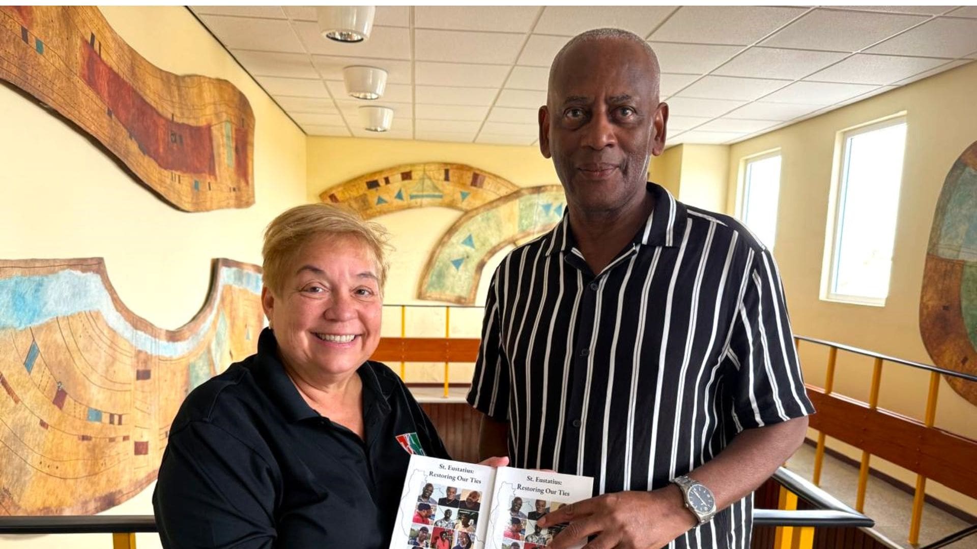 Aruba Library Receives Two Copies of Book on St. Eustatius