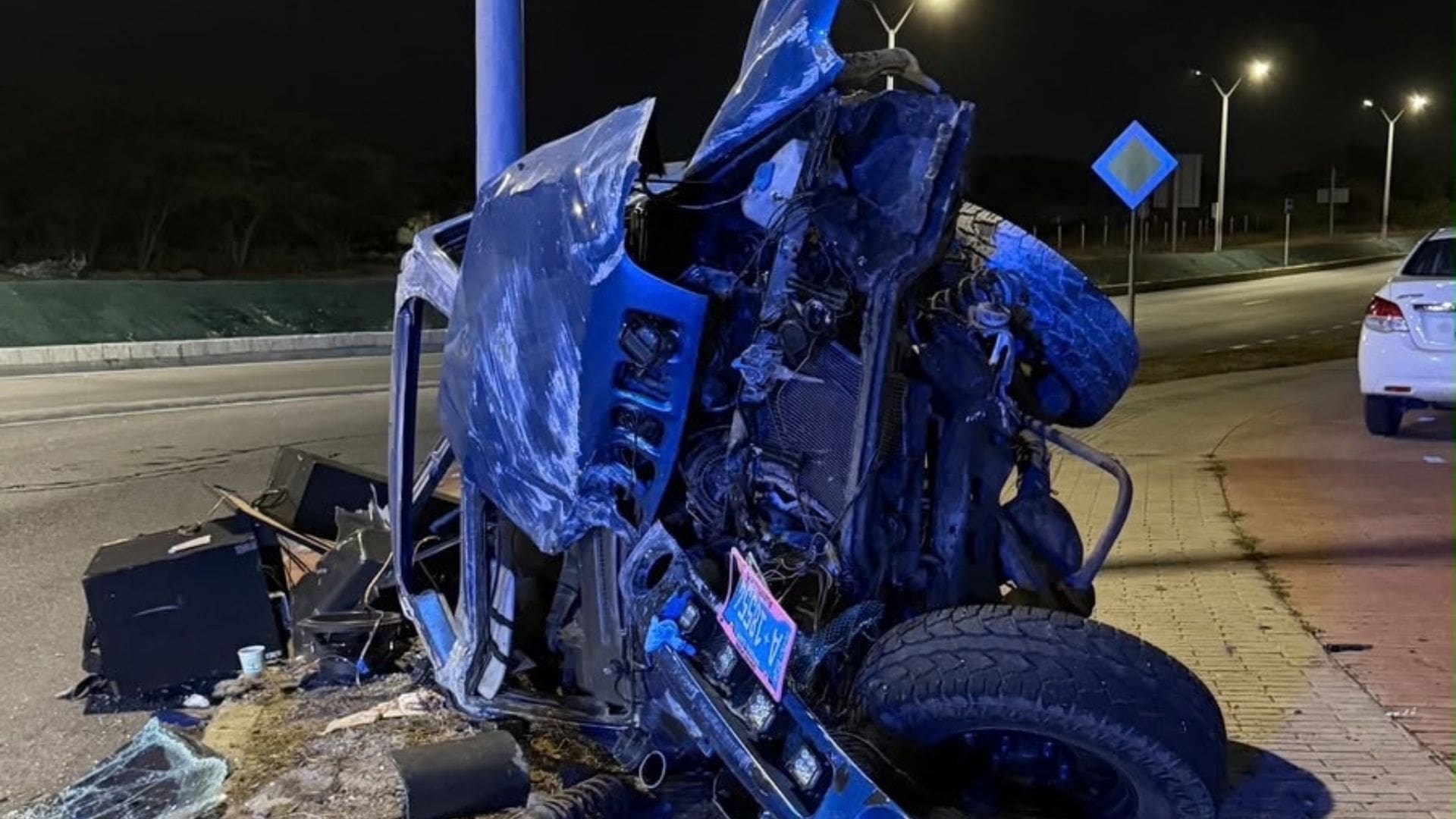Vehicle Overturns at Cas Casuela Roundabout in Aruba