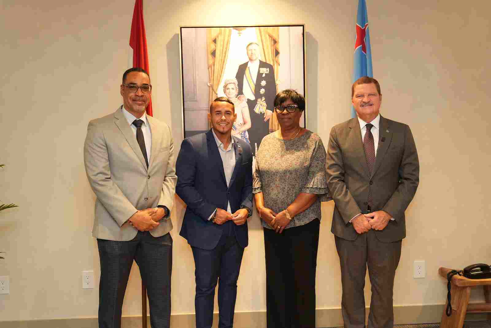 Curaçao PNP Leader Attends AVP Party Congress in Aruba