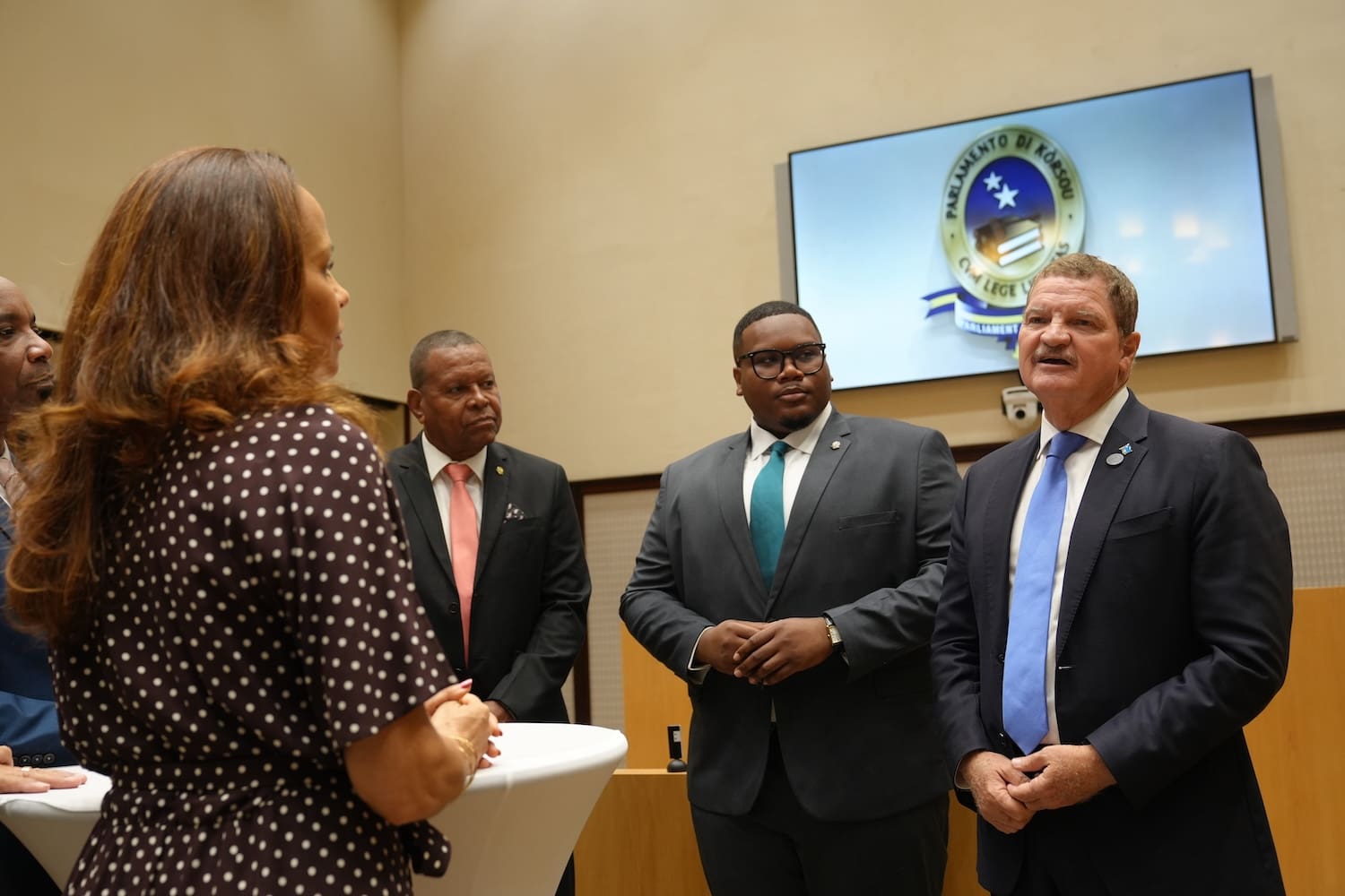 Aruba PM Eman Visits Curaçao for Political Exchange