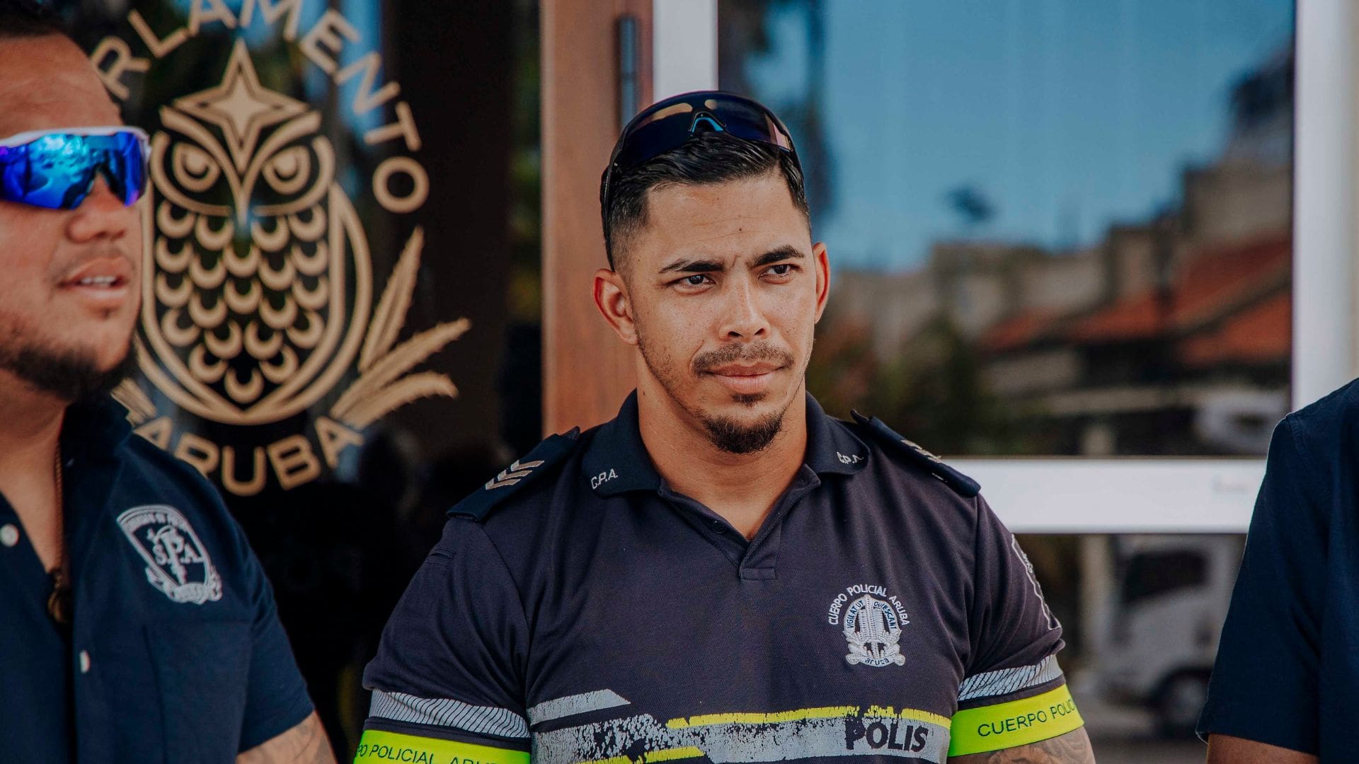 Aruba Police Officers Raise Concerns Over Uniform Quality and Shortages