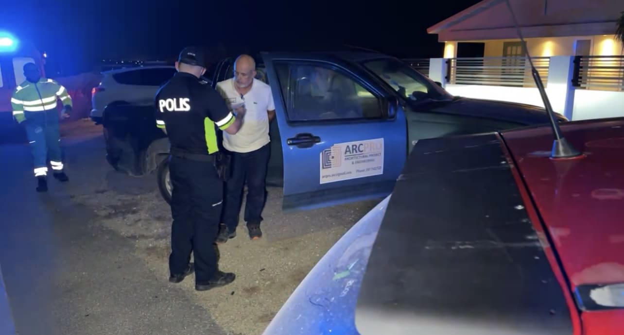 Drunk driver causes an accident | English - 24ora