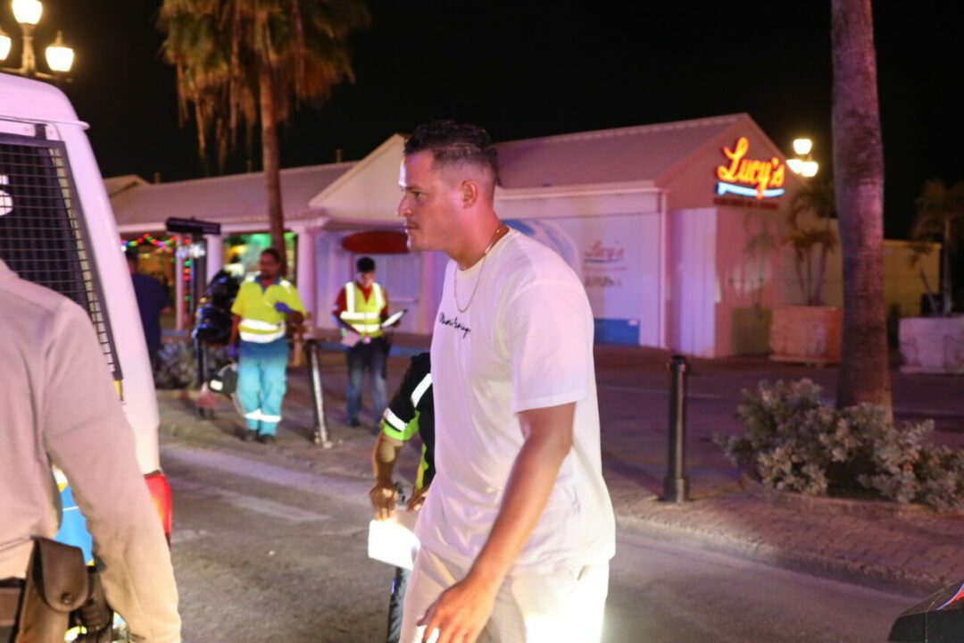 They forgot to handcuff a drunk driver who caused an accident | English ...