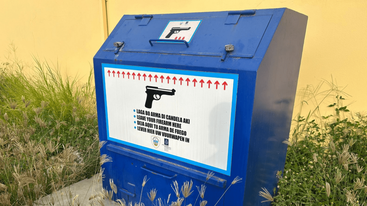 Container Police Post Police set a bad example: a container for disposing of weapons and ...