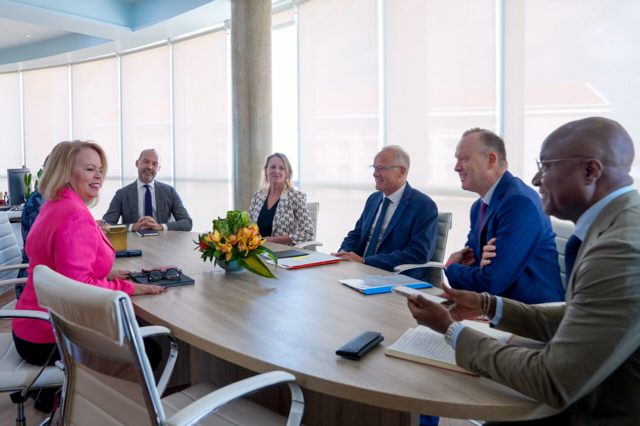 Elwin Rincones Prime Minister: Zsolt Szabó was impressed with Aruba | English - 24ora