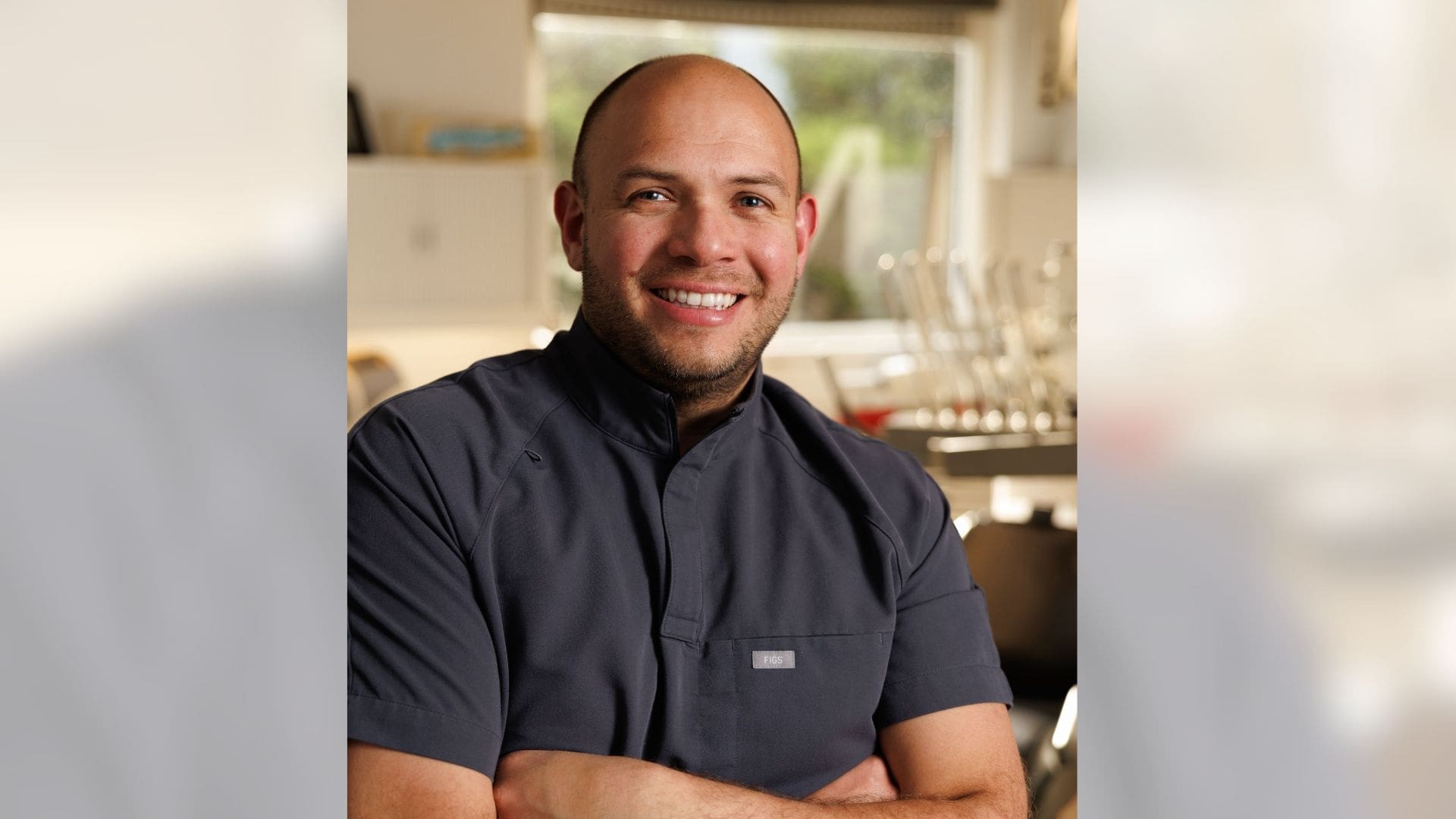 Aruban dentist with his own practice in Barendrecht, Netherlands