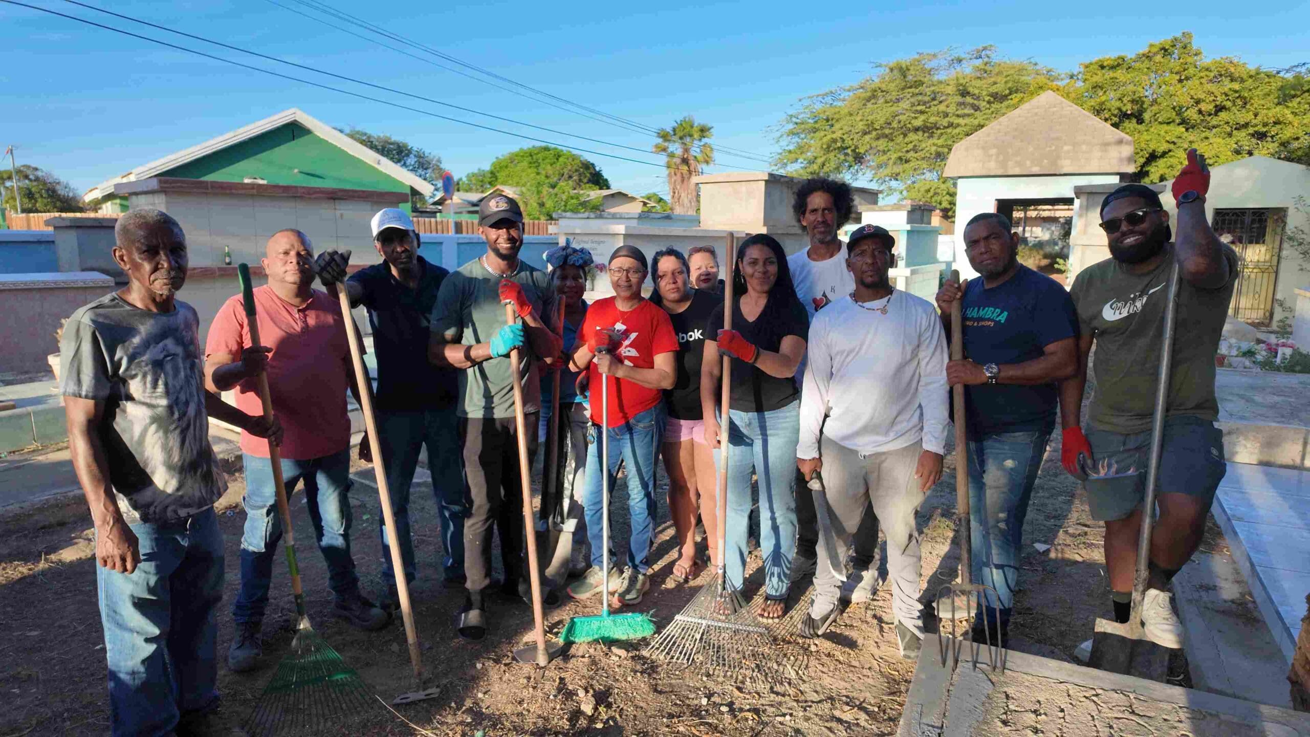 Volunteers work to restore Government Cemetery in Oranjestad